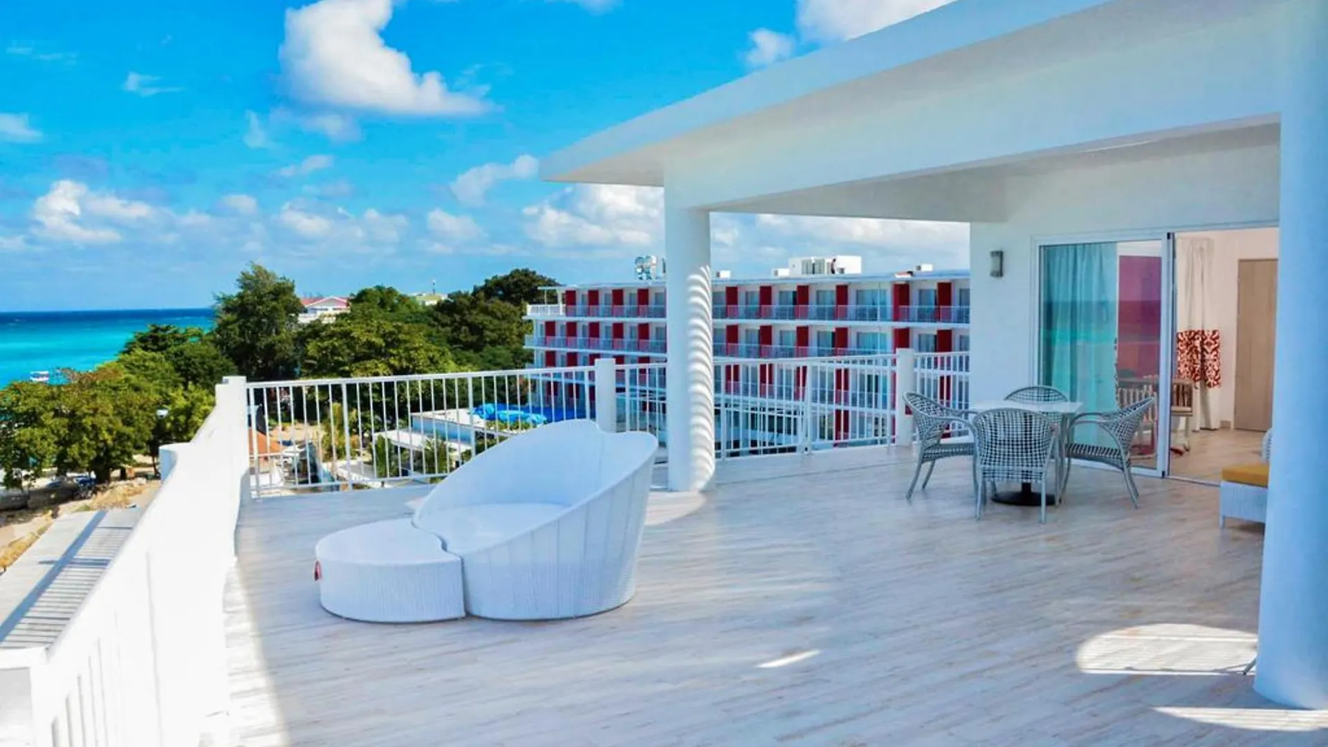 Grand Decameron Montego Beach, A Trademark All-Inclusive Resort Montego Bay 3*,