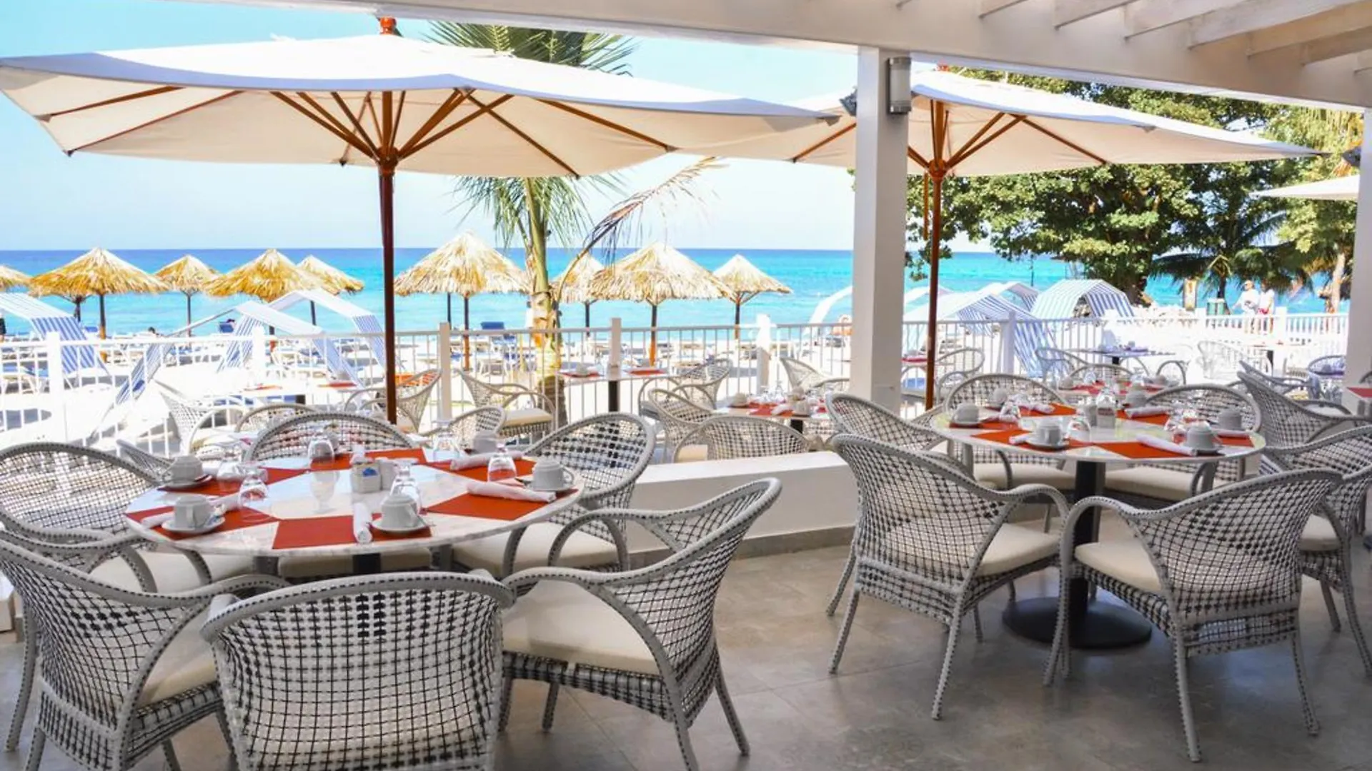 Grand Decameron Montego Beach, A Trademark All-Inclusive Resort Montego Bay 3*,