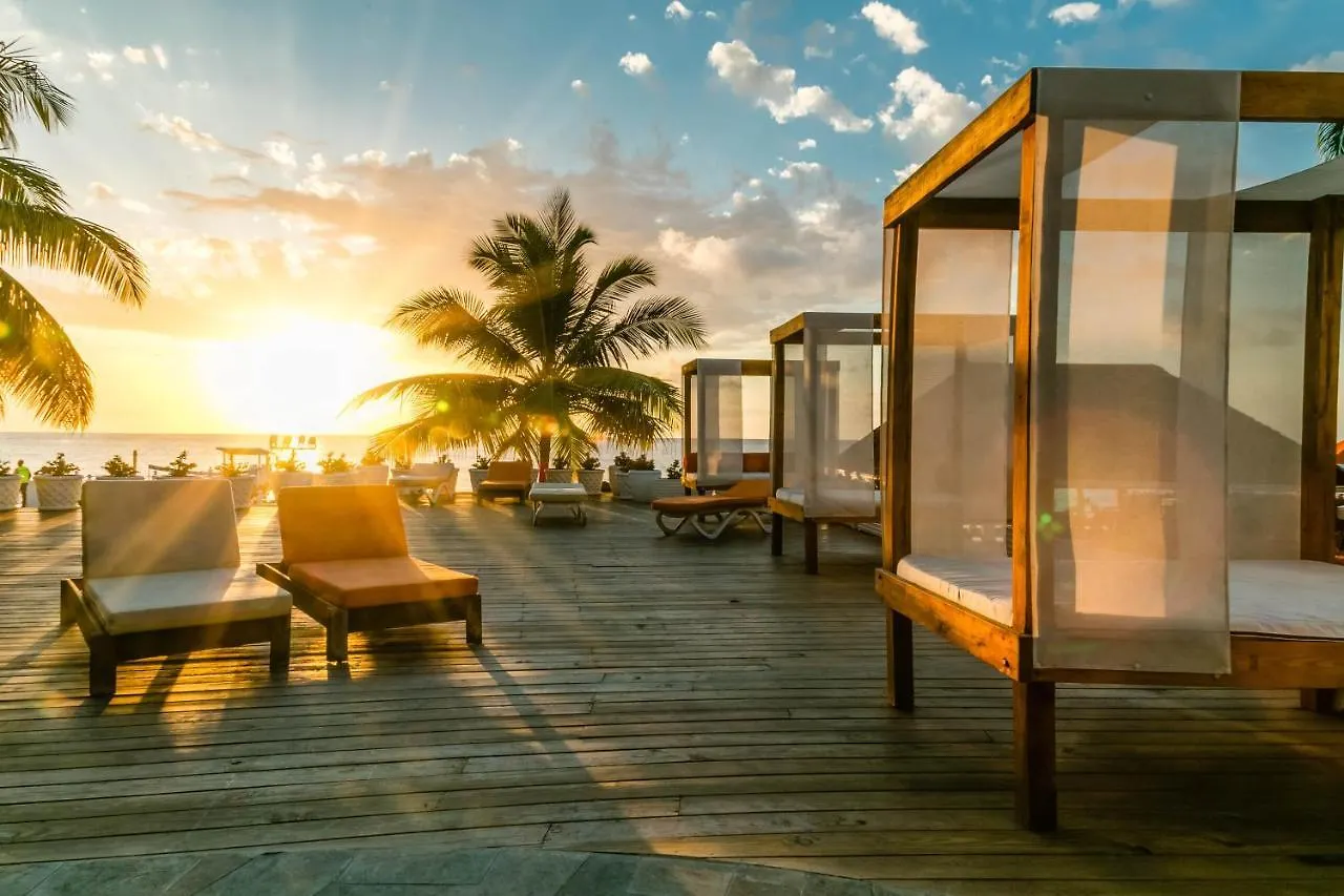 Grand Decameron Montego Beach, A Trademark All-Inclusive Resort Montego Bay 3*,