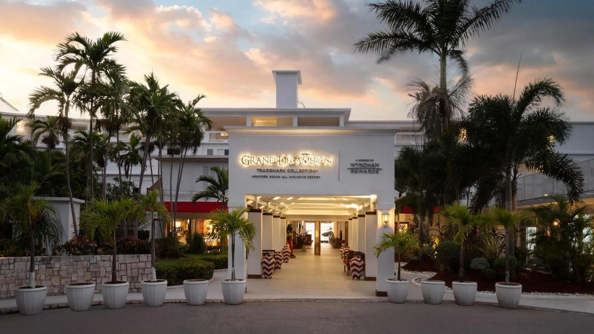 Grand Decameron Montego Beach, A Trademark All-Inclusive Resort Montego Bay